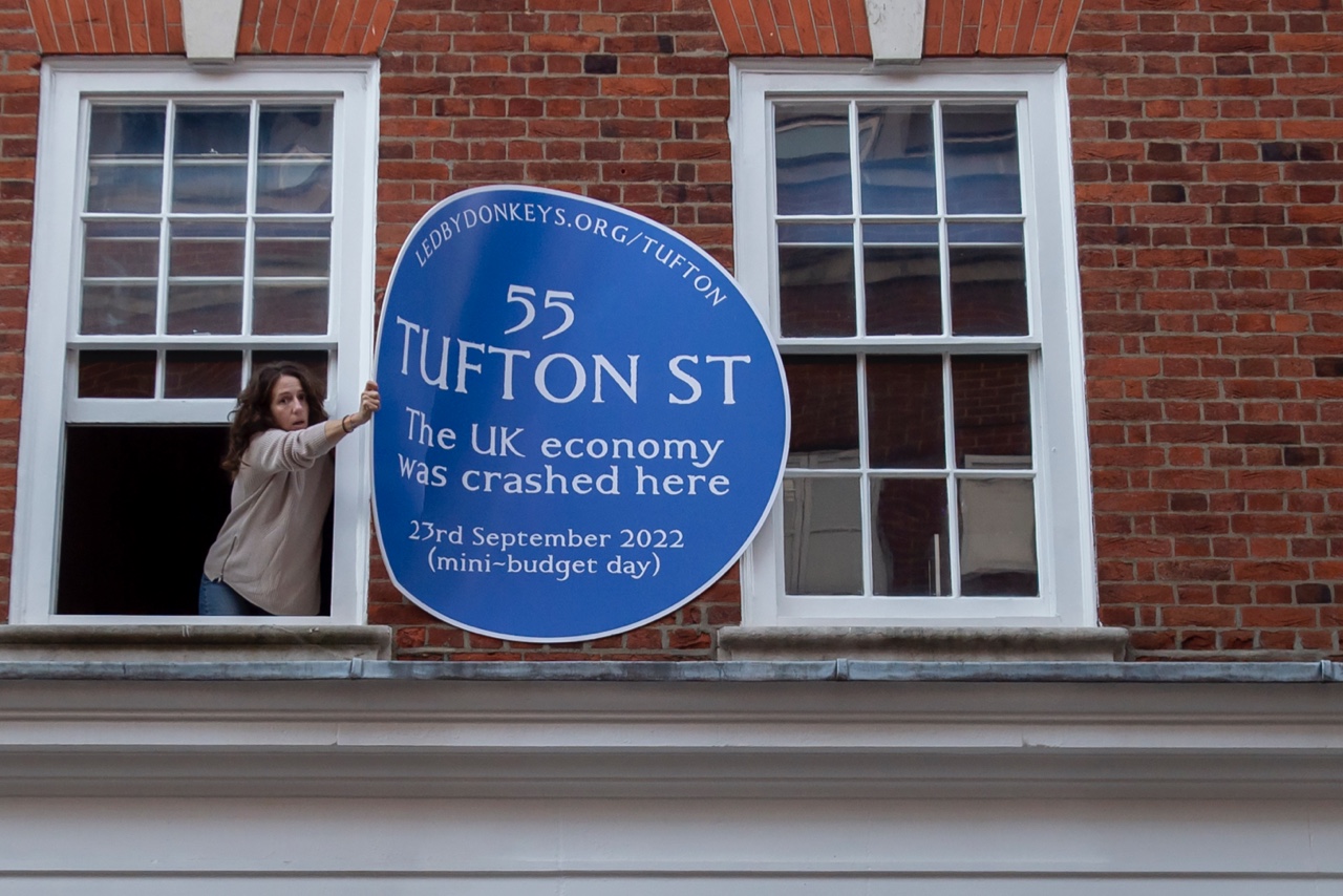 55 Tufton Street’s new blue plaque.